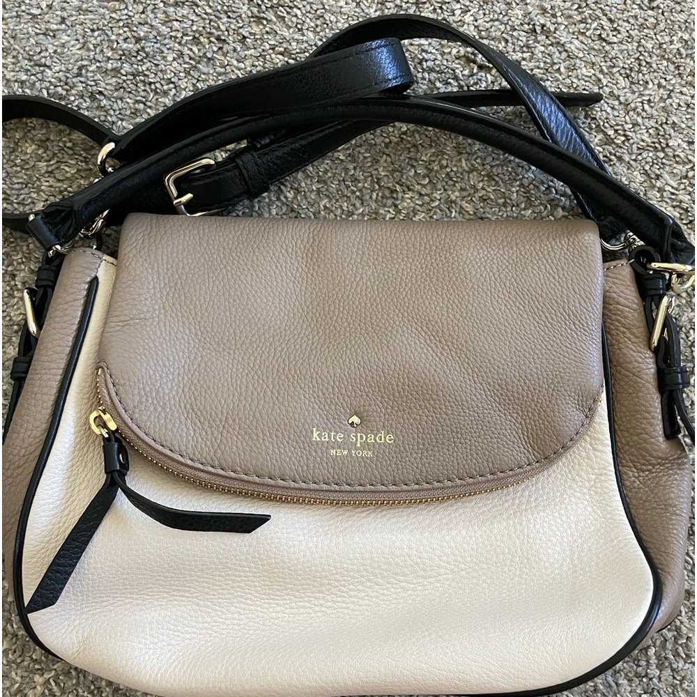Kate Spade hand bag with shoulder straps. Brown and beige.